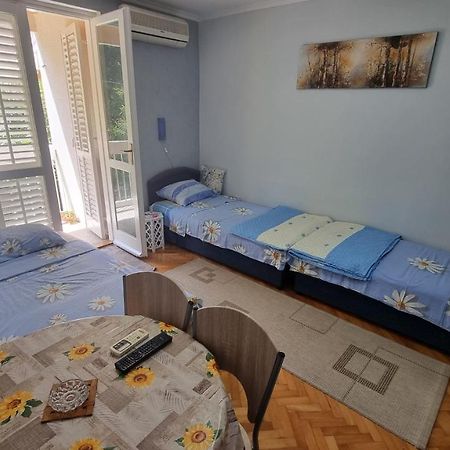Apartment Savina ヘルツェグ・ノヴィ エクステリア 写真