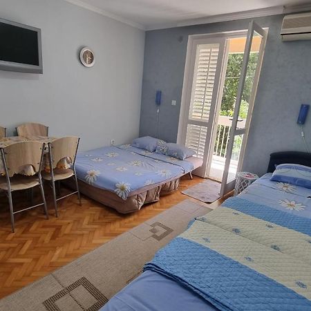 Apartment Savina ヘルツェグ・ノヴィ エクステリア 写真