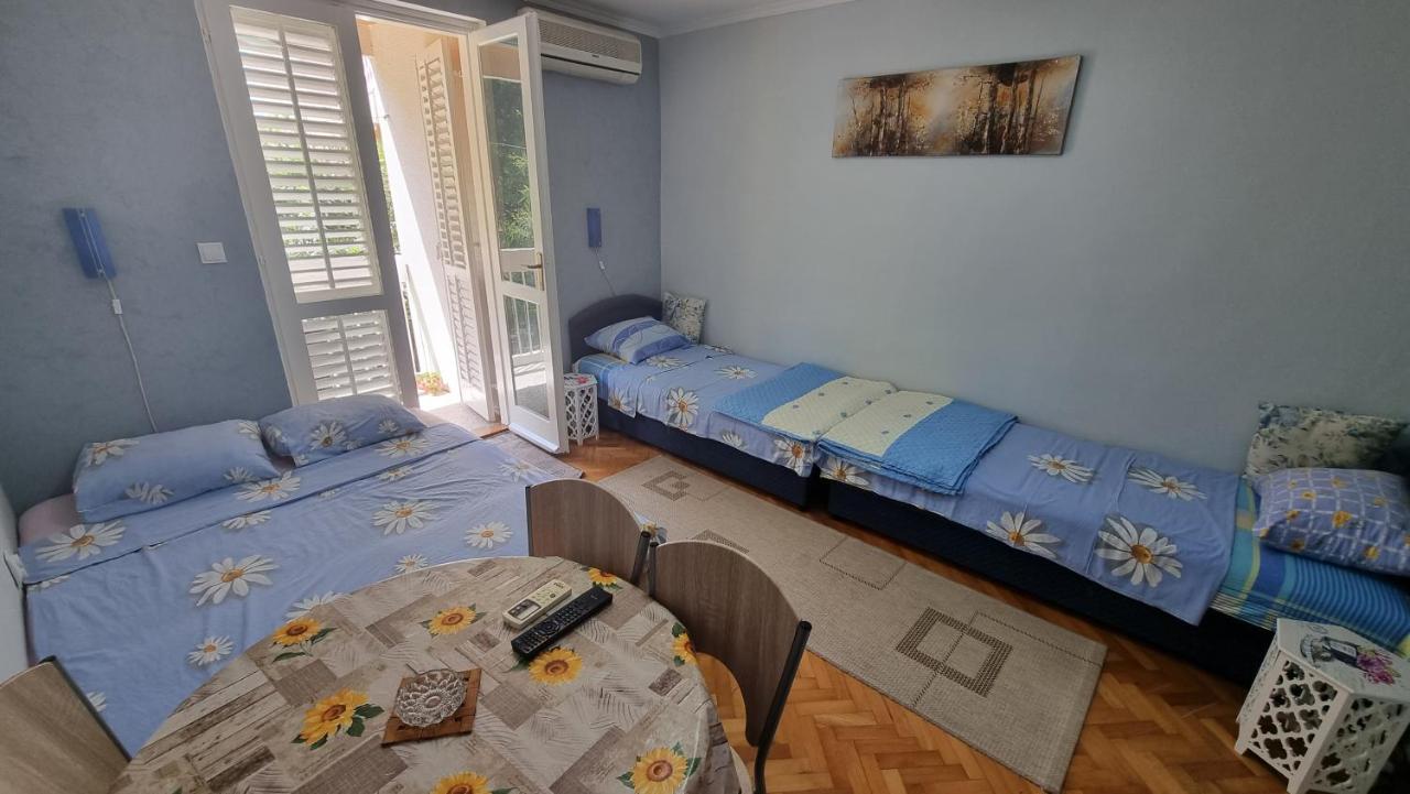 Apartment Savina ヘルツェグ・ノヴィ エクステリア 写真