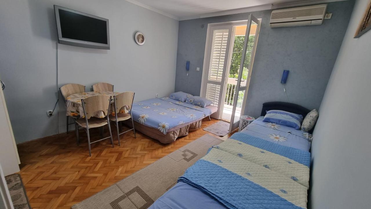Apartment Savina ヘルツェグ・ノヴィ エクステリア 写真