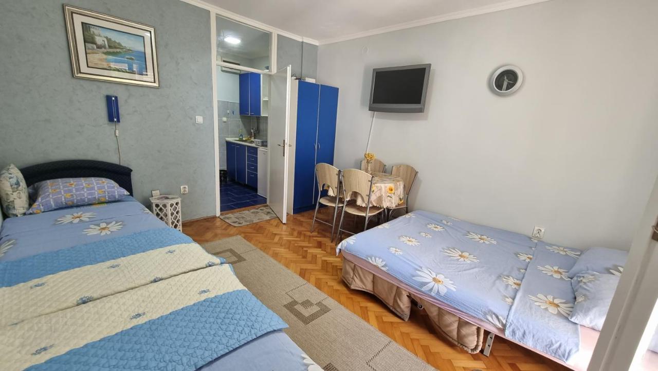 Apartment Savina ヘルツェグ・ノヴィ エクステリア 写真